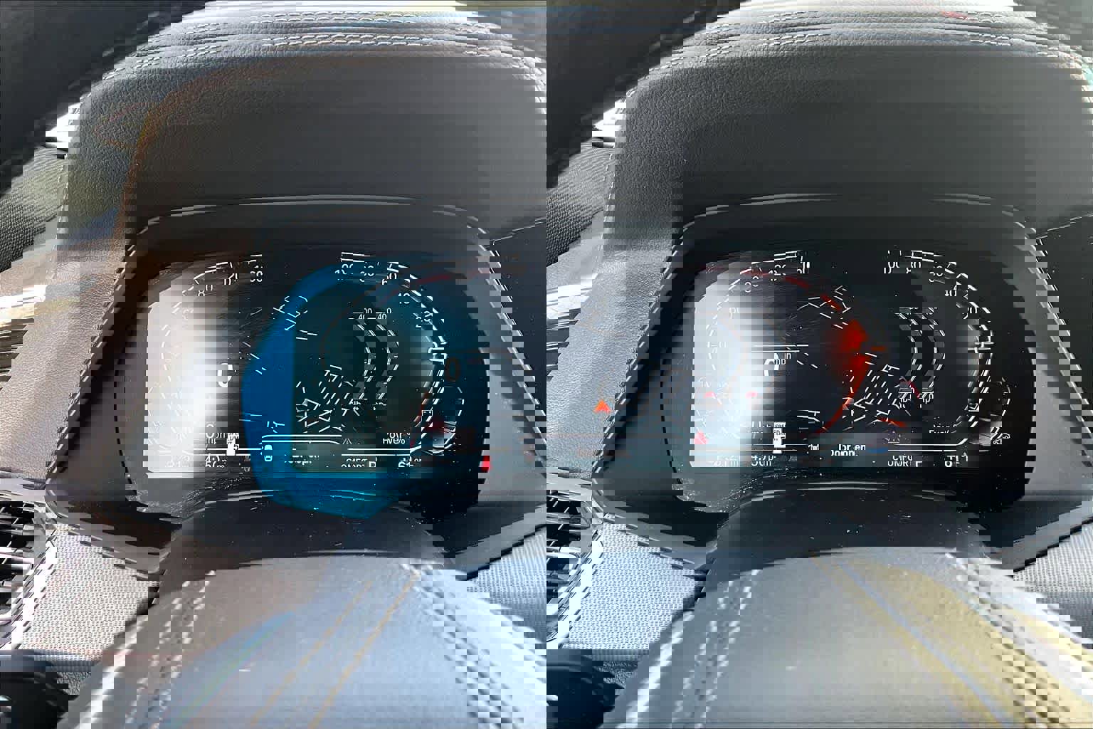 Used 2022 BMW X6 xDrive40i w/ Executive Package image 26