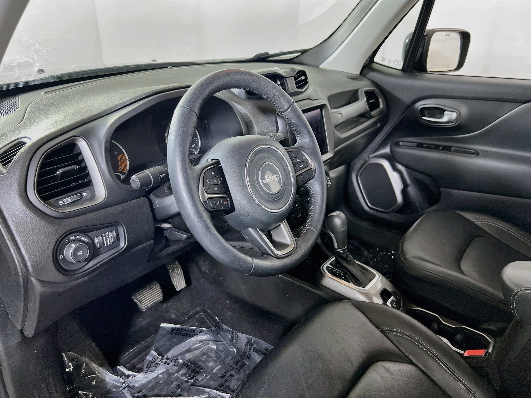 Used 2022 Jeep Renegade Limited AWD/4WD image 9