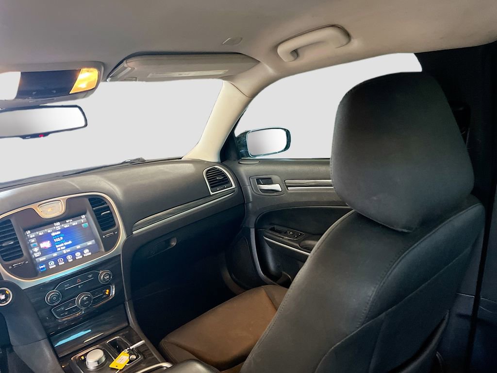 Used 2020 Chrysler 300 Touring w/ Sport Appearance Package image 21