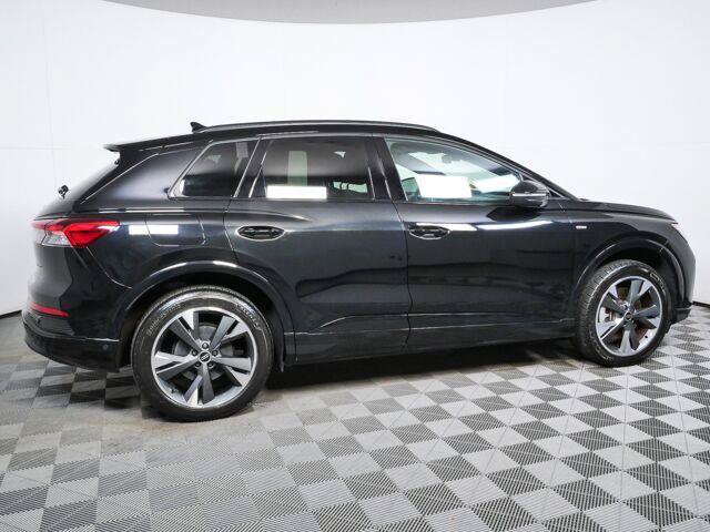 Used 2023 Audi Q4 e-tron Premium Plus w/ Premium Plus AWD/4WD image 2