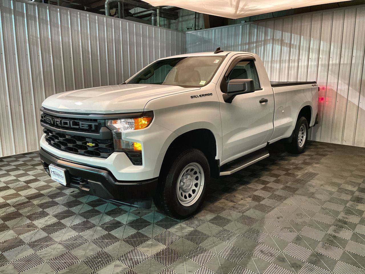 Used 2025 Chevrolet Silverado 1500 W/T w/ WT Value Package image 4