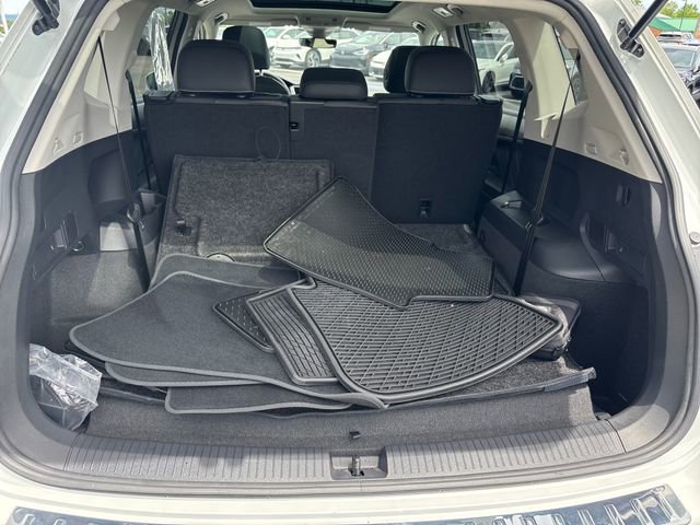 Certified 2023 Volkswagen Tiguan SE w/ Panoramic Sunroof Package FWD image 23