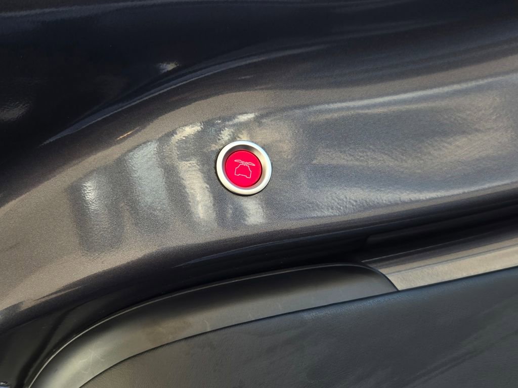 Used 2022 Tesla Model X Plaid image 18