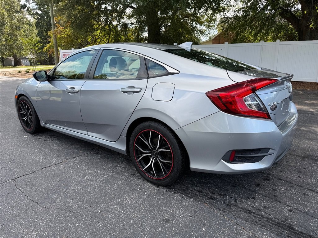Used 2018 Honda Civic EX-T image 4