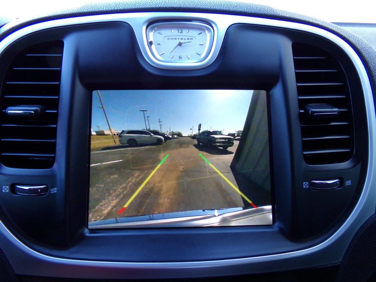 Used 2020 Chrysler 300 Limited image 30