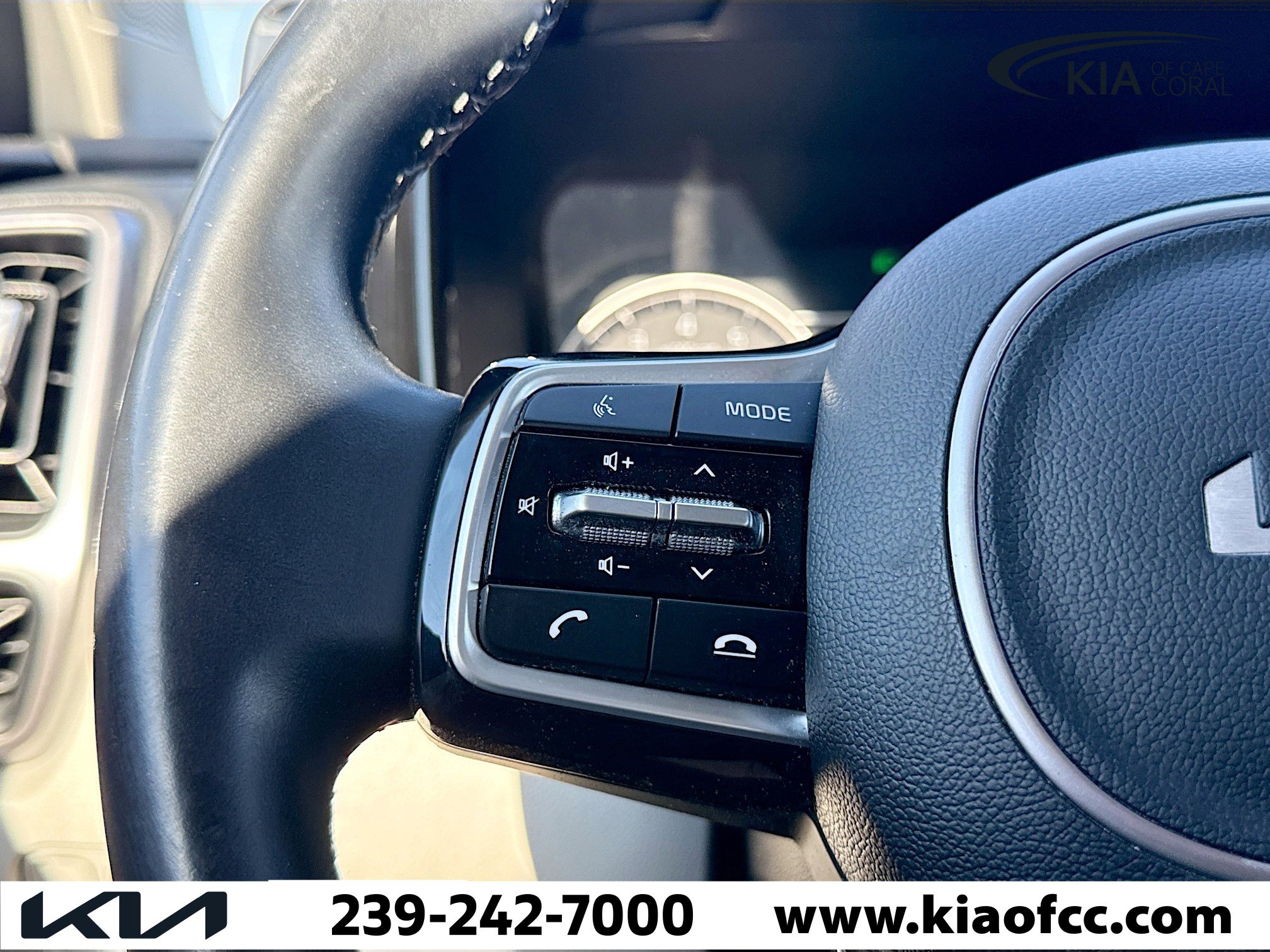 Certified 2023 Kia Sorento S w/ Panoramic Sunroof Package image 37