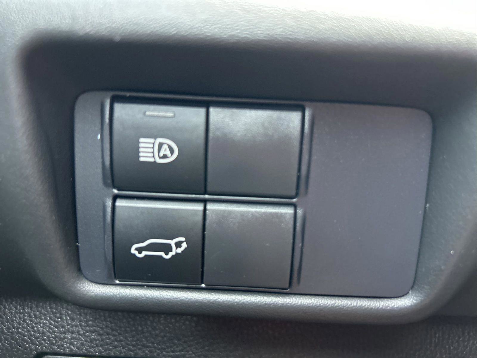 Used 2021 Toyota Highlander XSE image 25