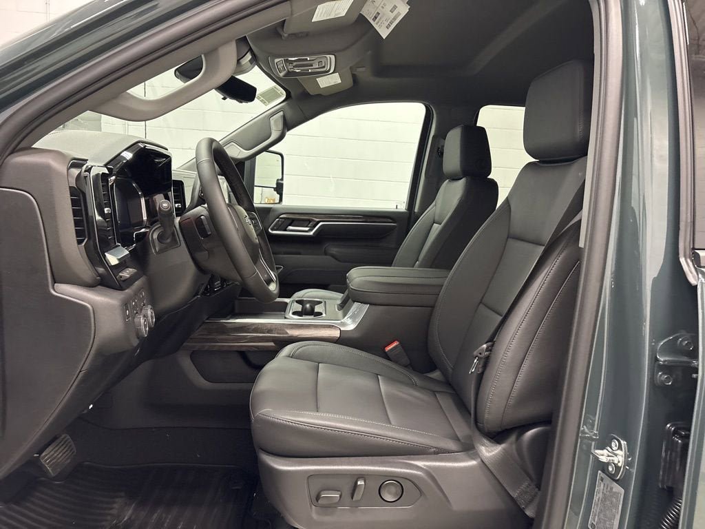 New 2026 Chevrolet Silverado 2500 LTZ w/ LTZ Plus Package AWD/4WD image 18