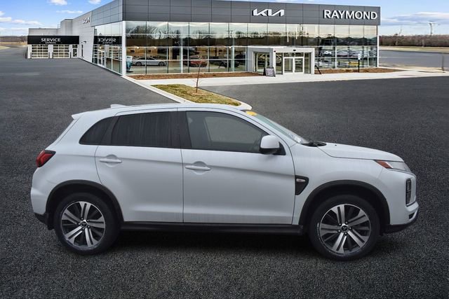 Used 2023 Mitsubishi Outlander Sport ES image 2