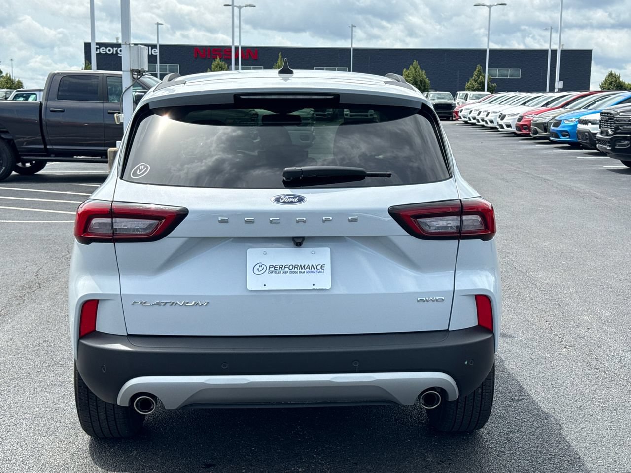 Used 2025 Ford Escape Platinum AWD/4WD image 4