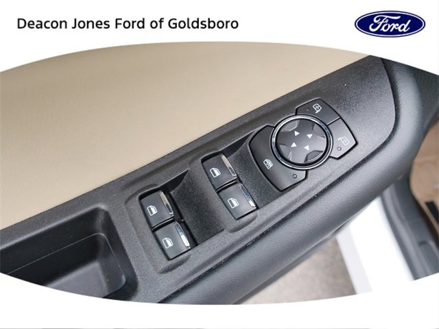 Used 2022 Ford Edge SEL w/ Convenience Package image 18