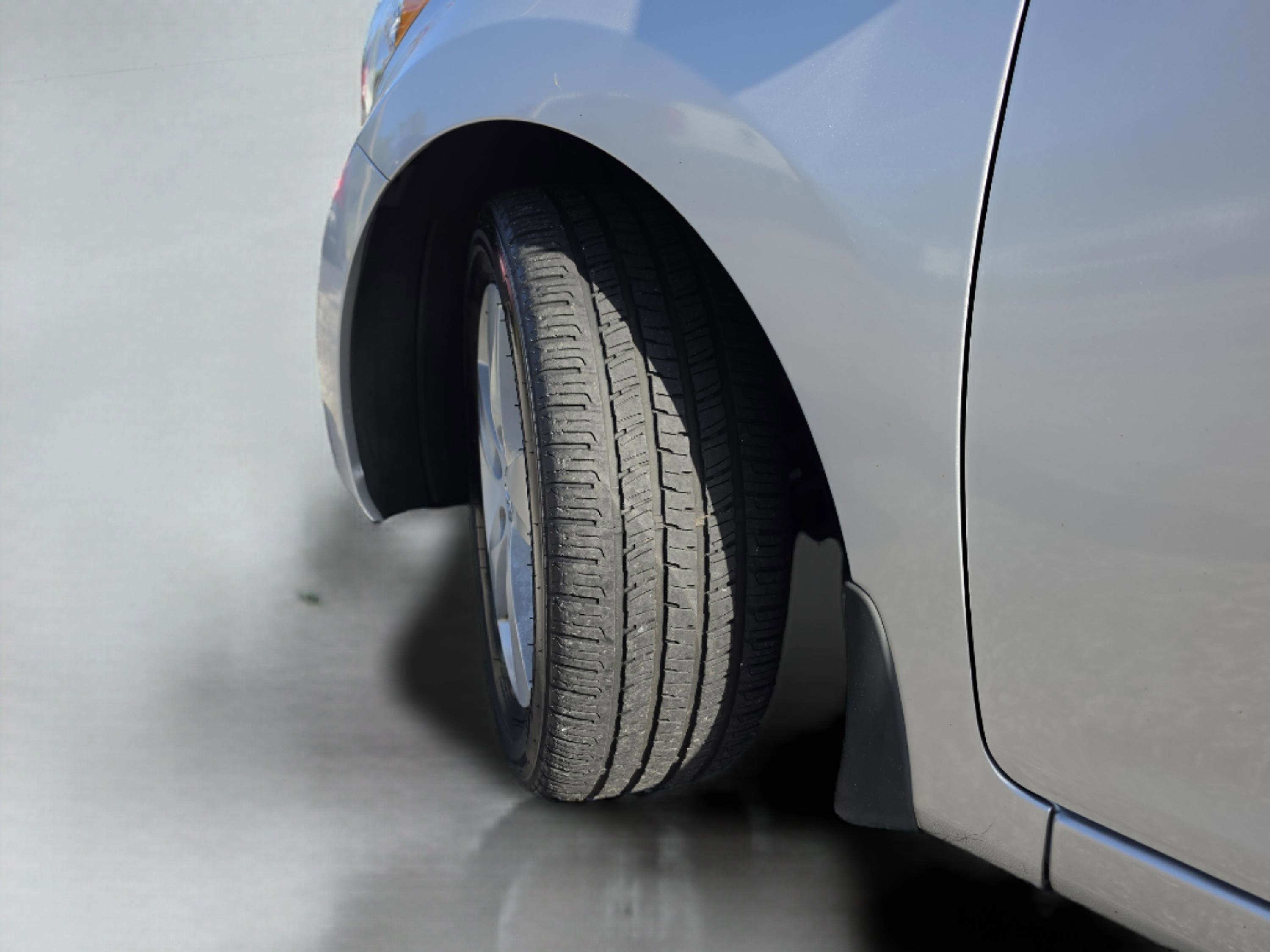 Used 2013 Hyundai Elantra GLS w/ Preferred Pkg image 36