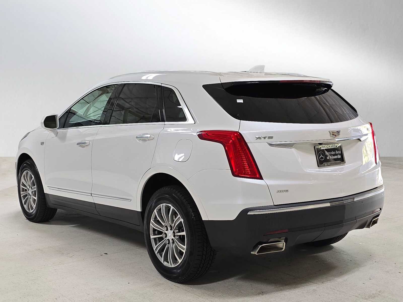 Used 2018 Cadillac XT5 Luxury w/ Driver Awareness Package image 5