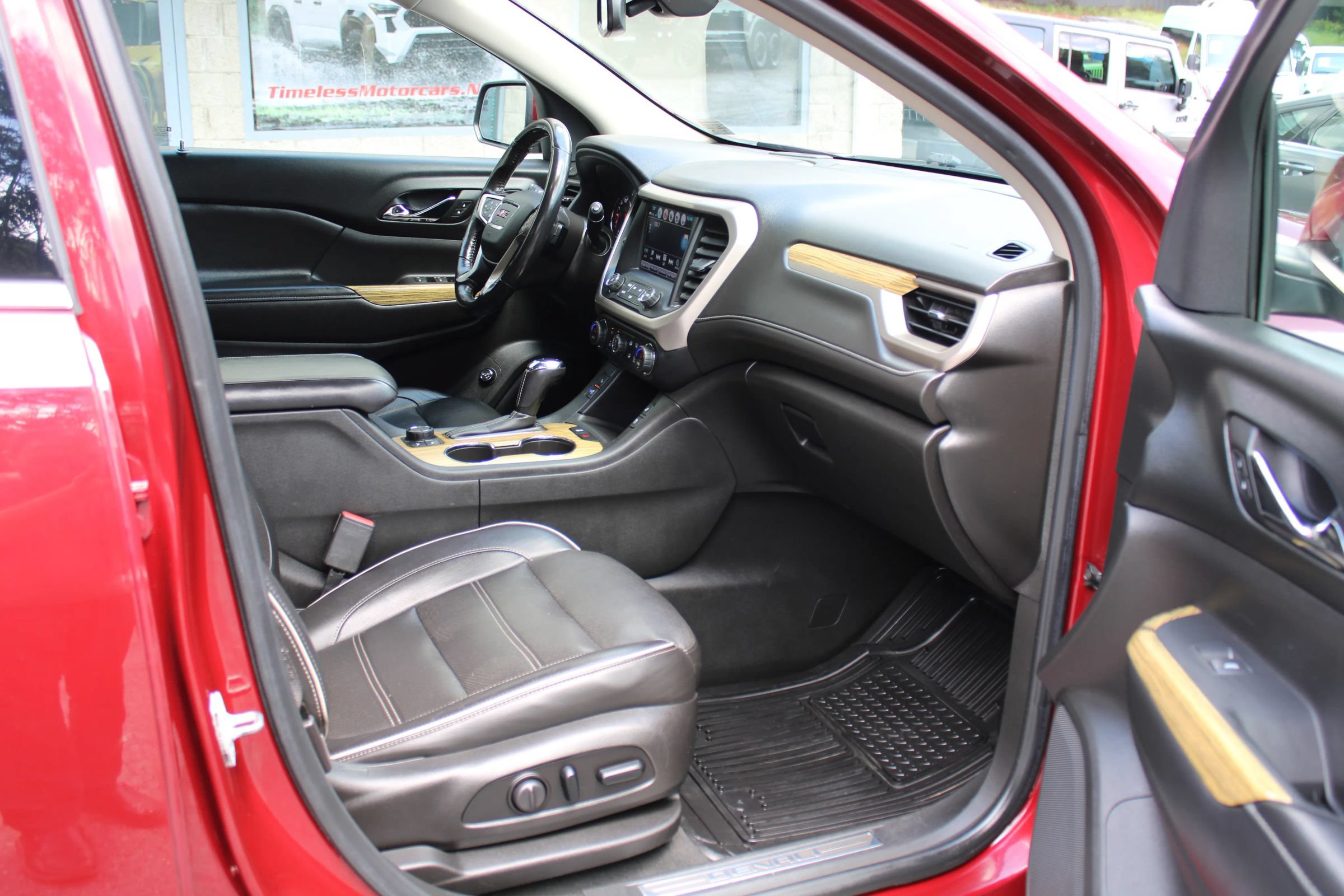 Used 2018 GMC Acadia Denali w/ LPO, Protection Package AWD/4WD image 8