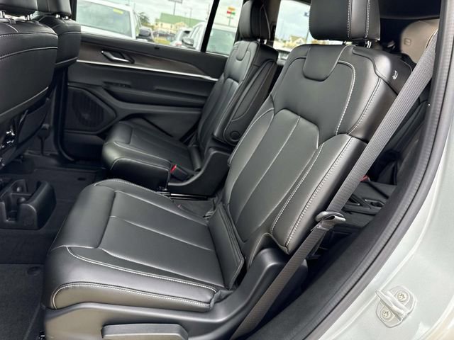 New 2025 Jeep Grand Cherokee L Limited w/ Luxury Tech Group II RWD image 8