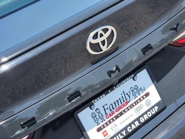 Used 2025 Toyota Camry SE FWD image 6