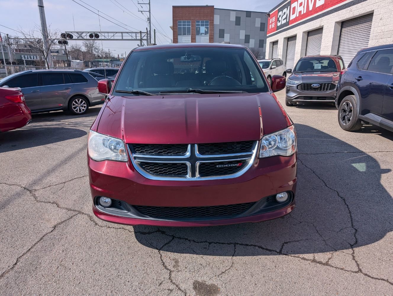 Used 2017 Dodge Grand Caravan SXT FWD image 3