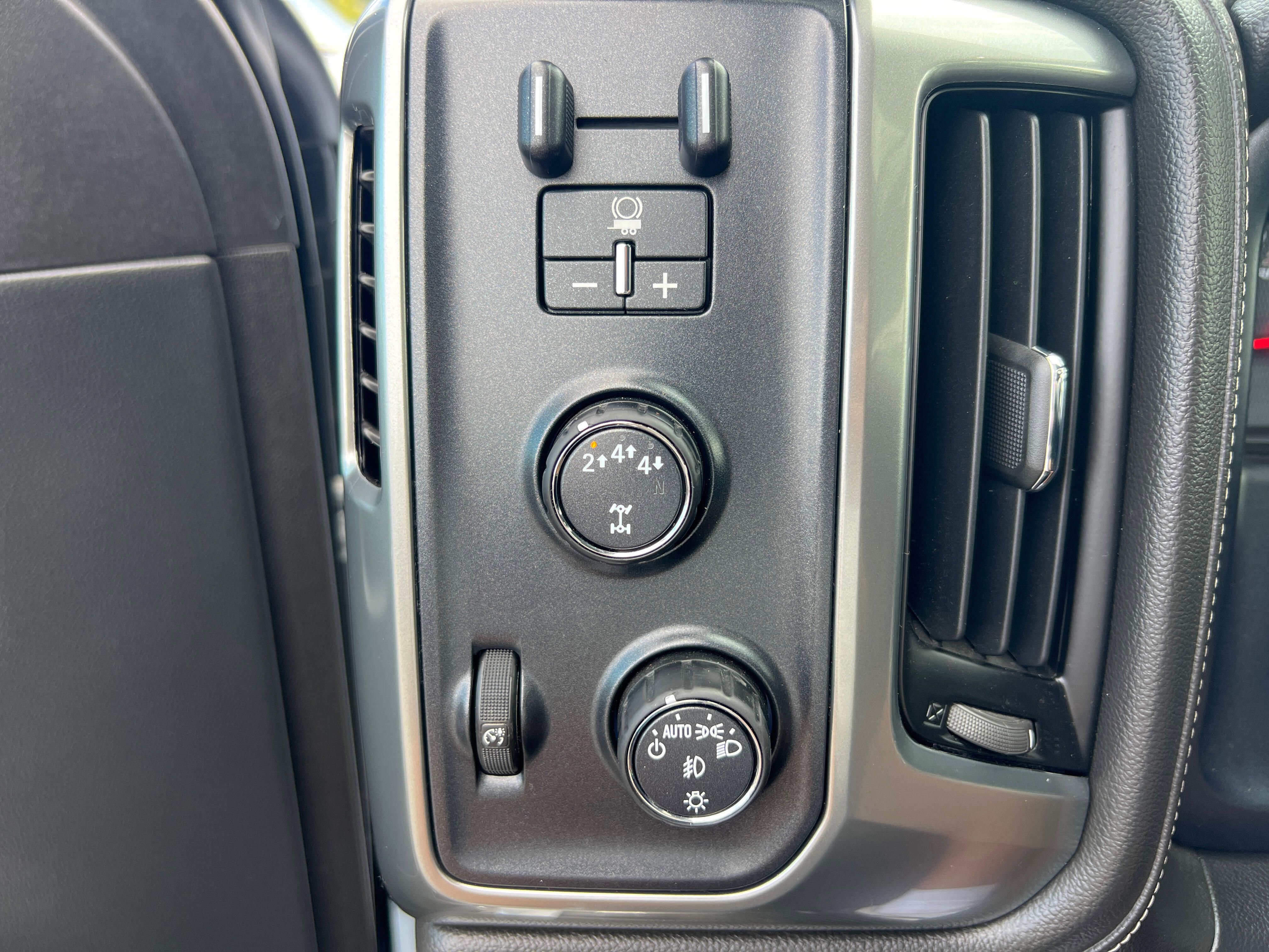 Used 2018 Chevrolet Silverado 3500 LTZ image 22