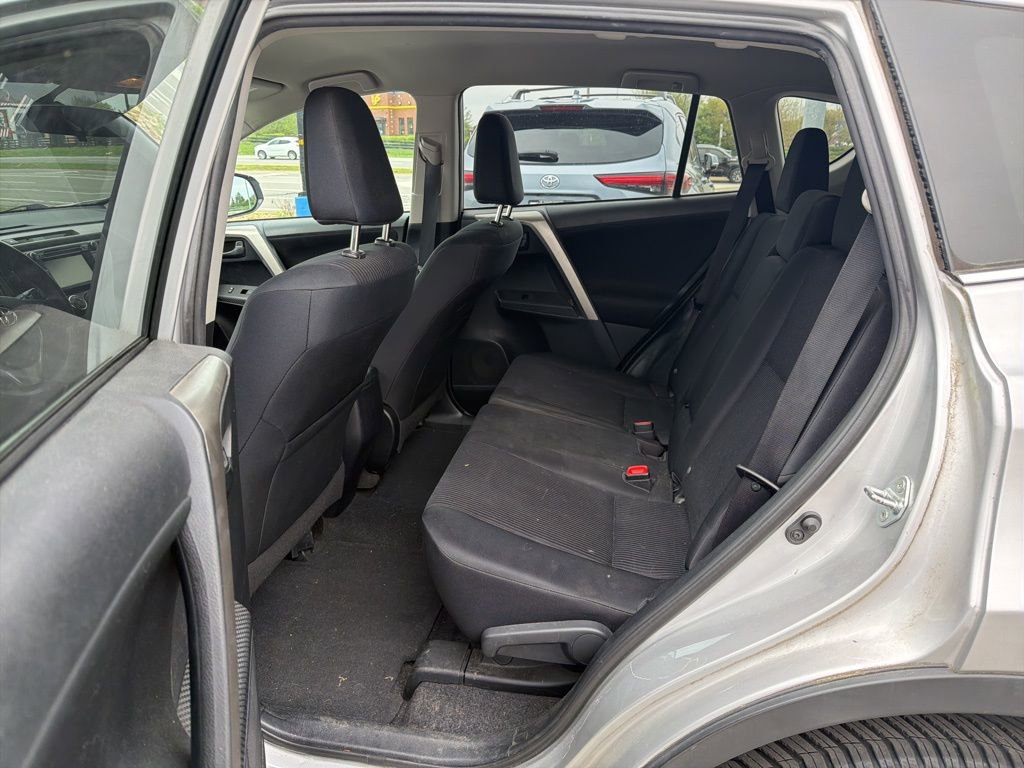 Used 2015 Toyota RAV4 LE AWD/4WD image 7
