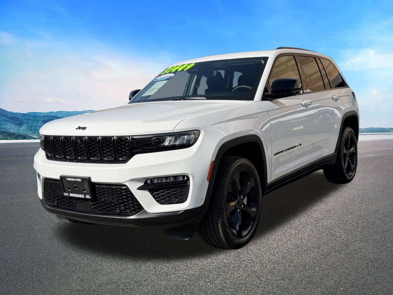 Used 2023 Jeep Grand Cherokee Limited w/ Luxury Tech Group II RWD image 4