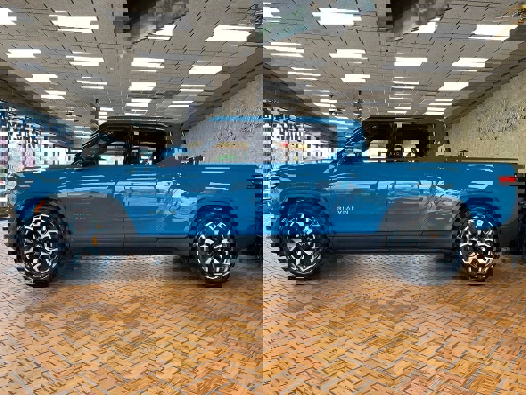 Used 2022 Rivian R1T Adventure image 6