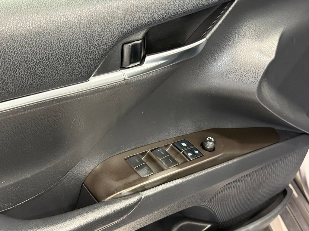 Used 2022 Toyota Camry LE FWD image 16