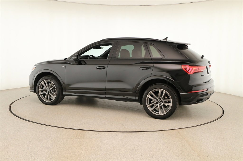 Certified 2024 Audi Q3 2.0T Premium Plus image 3