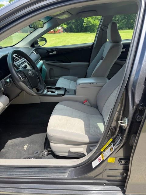 Used 2014 Toyota Camry LE FWD image 8