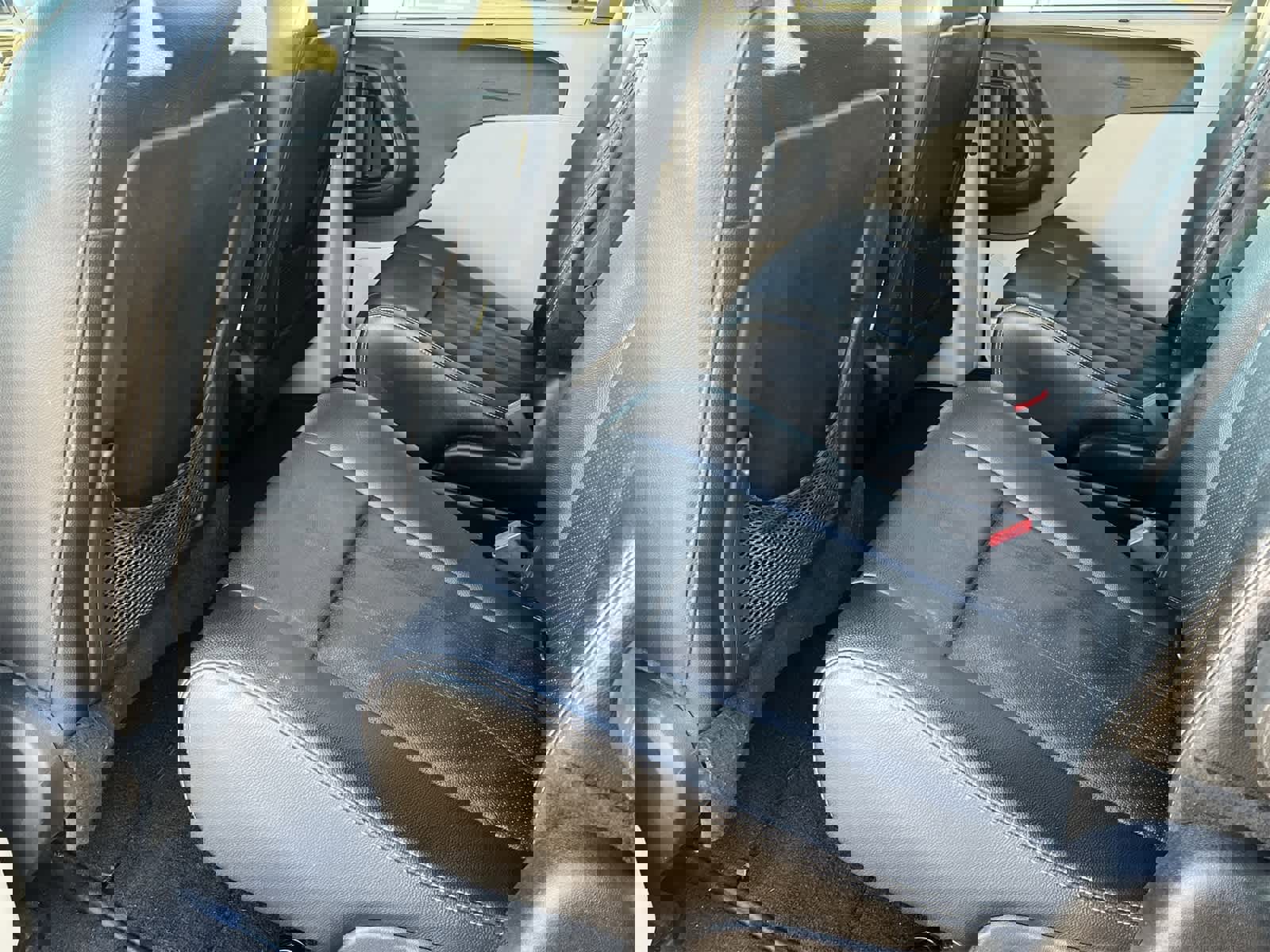 Used 2015 Chrysler Town & Country Touring-L w/ Driver Convenience Group image 17