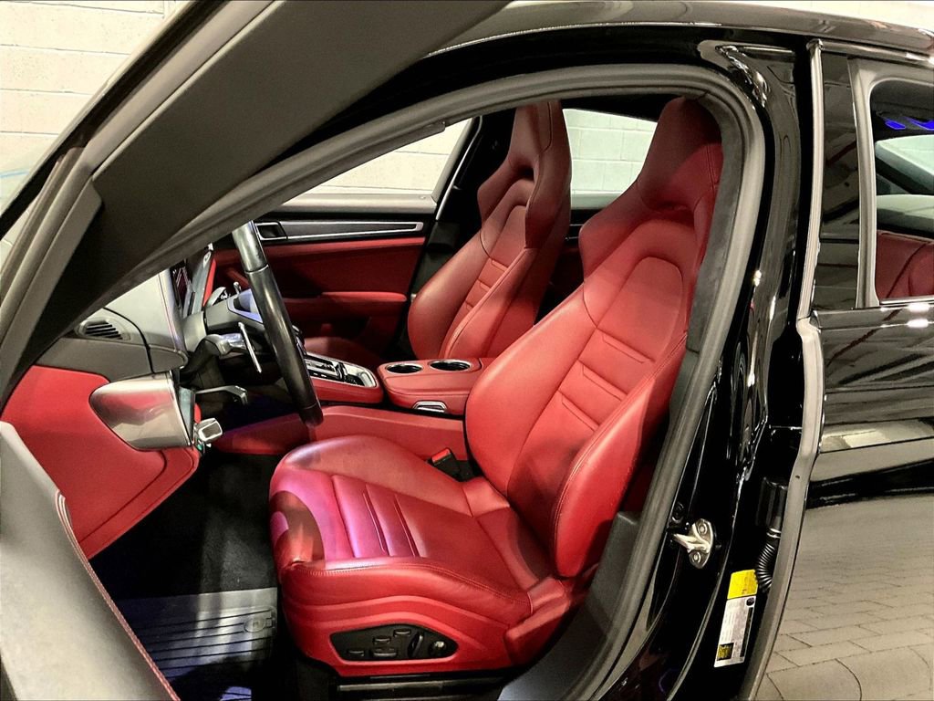 Certified 2023 Porsche Panamera GTS image 5