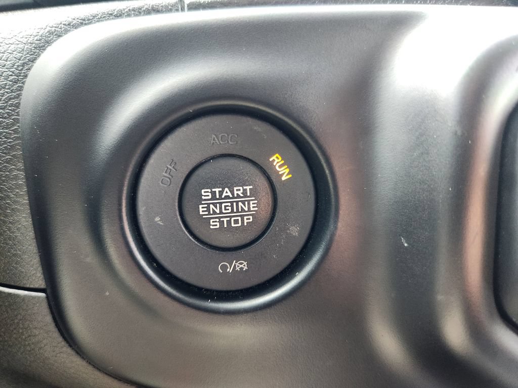 Used 2022 Jeep Wrangler Unlimited Sahara w/ Cold Weather Group AWD/4WD image 29