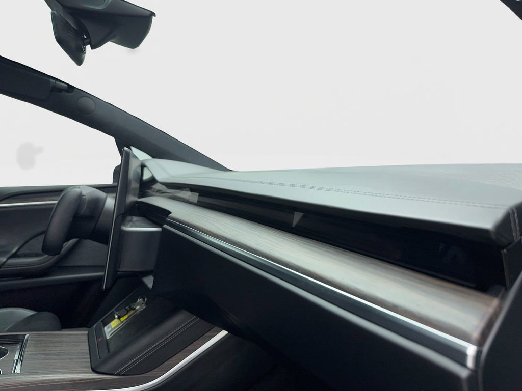 Used 2023 Tesla Model X image 43