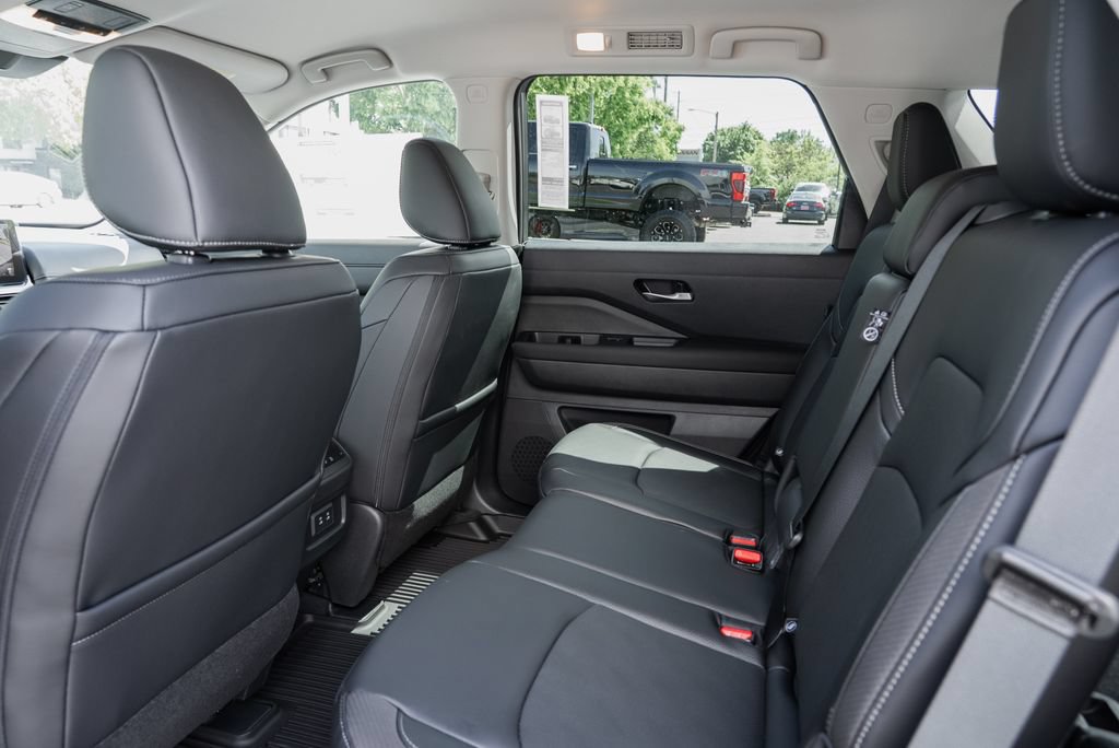 New 2026 Nissan Pathfinder SL w/ Cargo Package AWD/4WD image 24