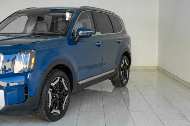 Used 2023 Kia Telluride S w/ S Sunroof Package FWD image 76