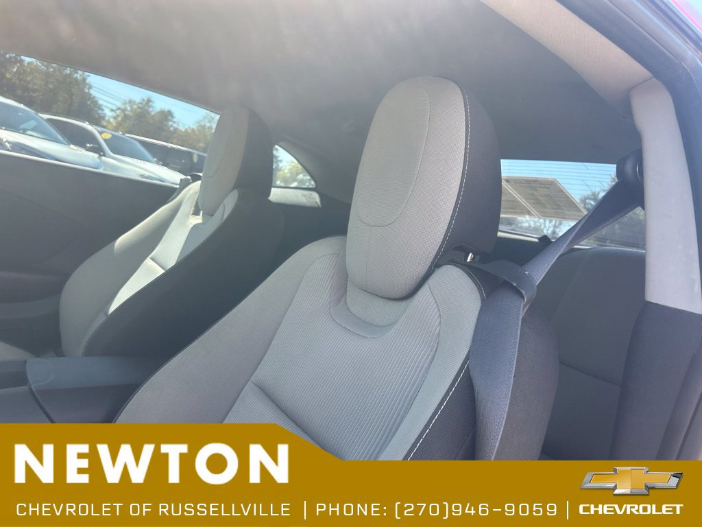 Used 2015 Chevrolet Camaro LT RWD image 5