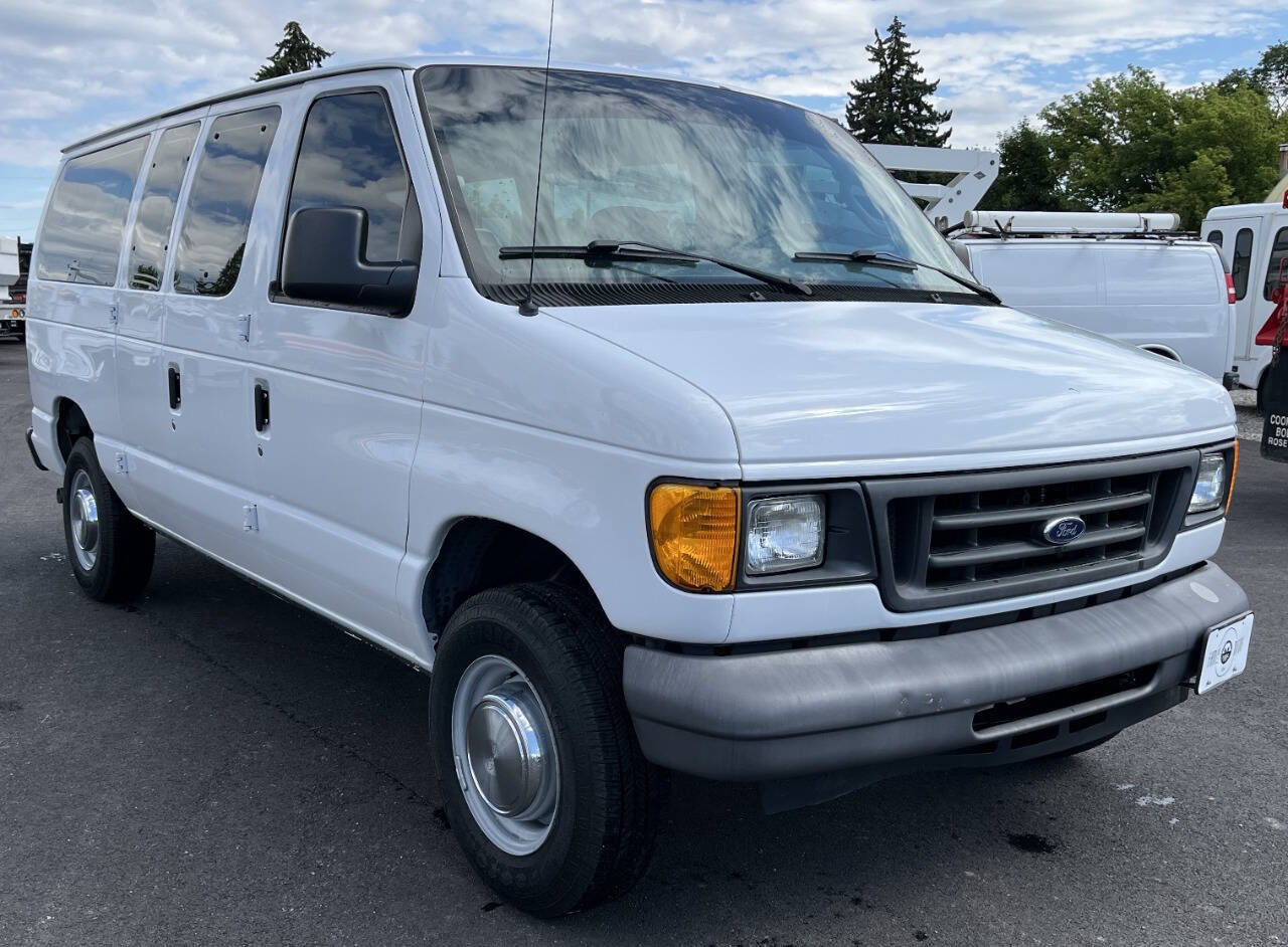 Used 2006 Ford E-350 and Econoline 350 XLT RWD image 3