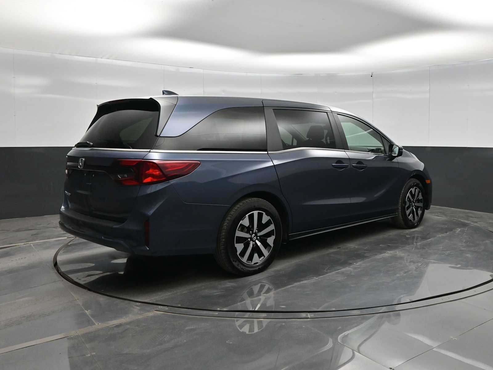 Used 2025 Honda Odyssey EX-L image 7