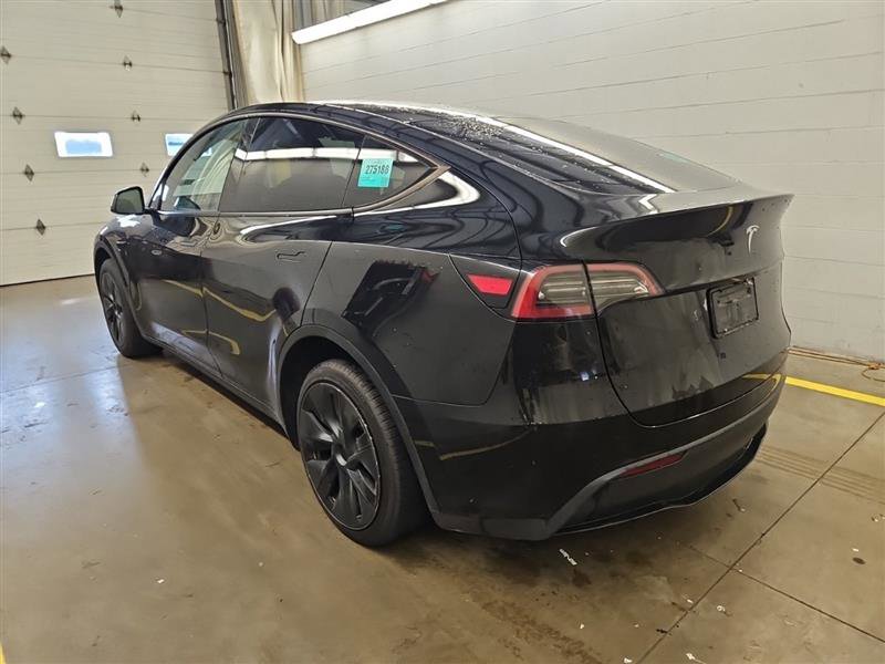 Used 2025 Tesla Model Y Long Range image 2