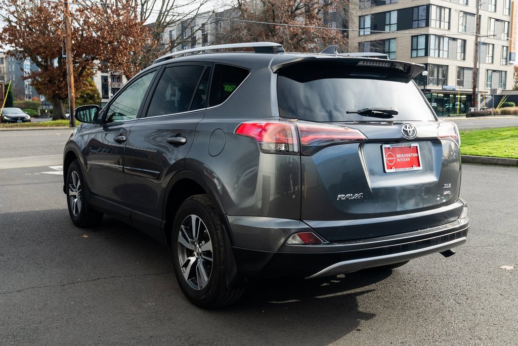 Used 2018 Toyota RAV4 XLE image 4