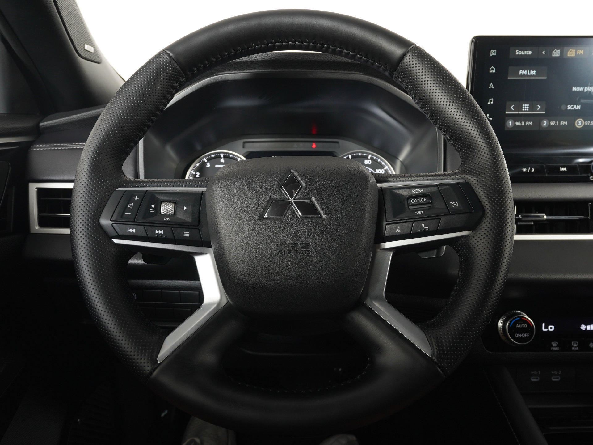 New 2026 Mitsubishi Outlander LE FWD image 12