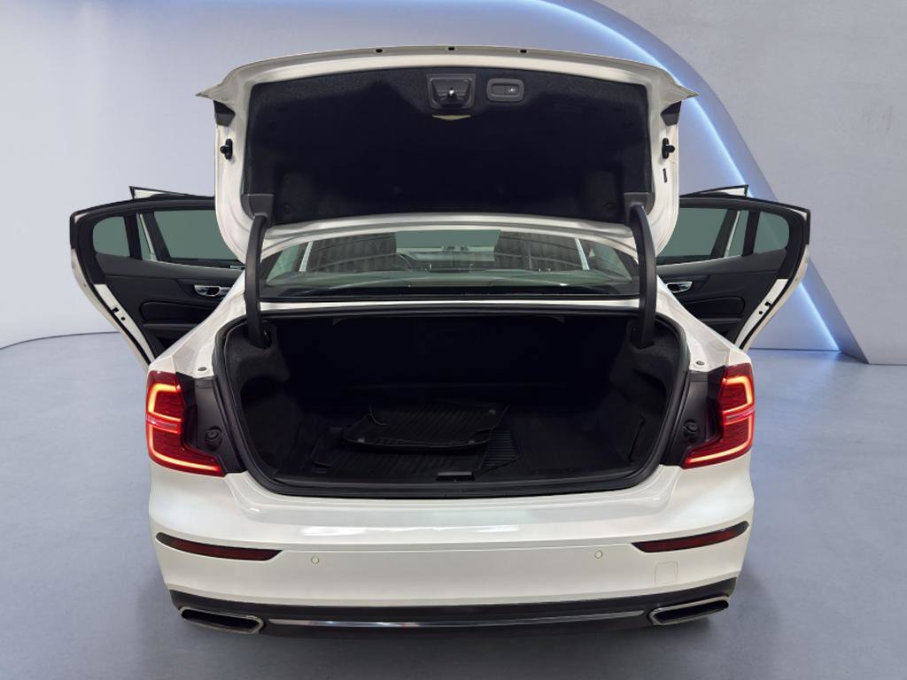 Used 2019 Volvo S60 T8 Inscription image 12