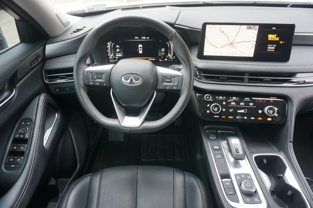 Used 2023 INFINITI QX60 Luxe w/ Vision Package FWD image 6