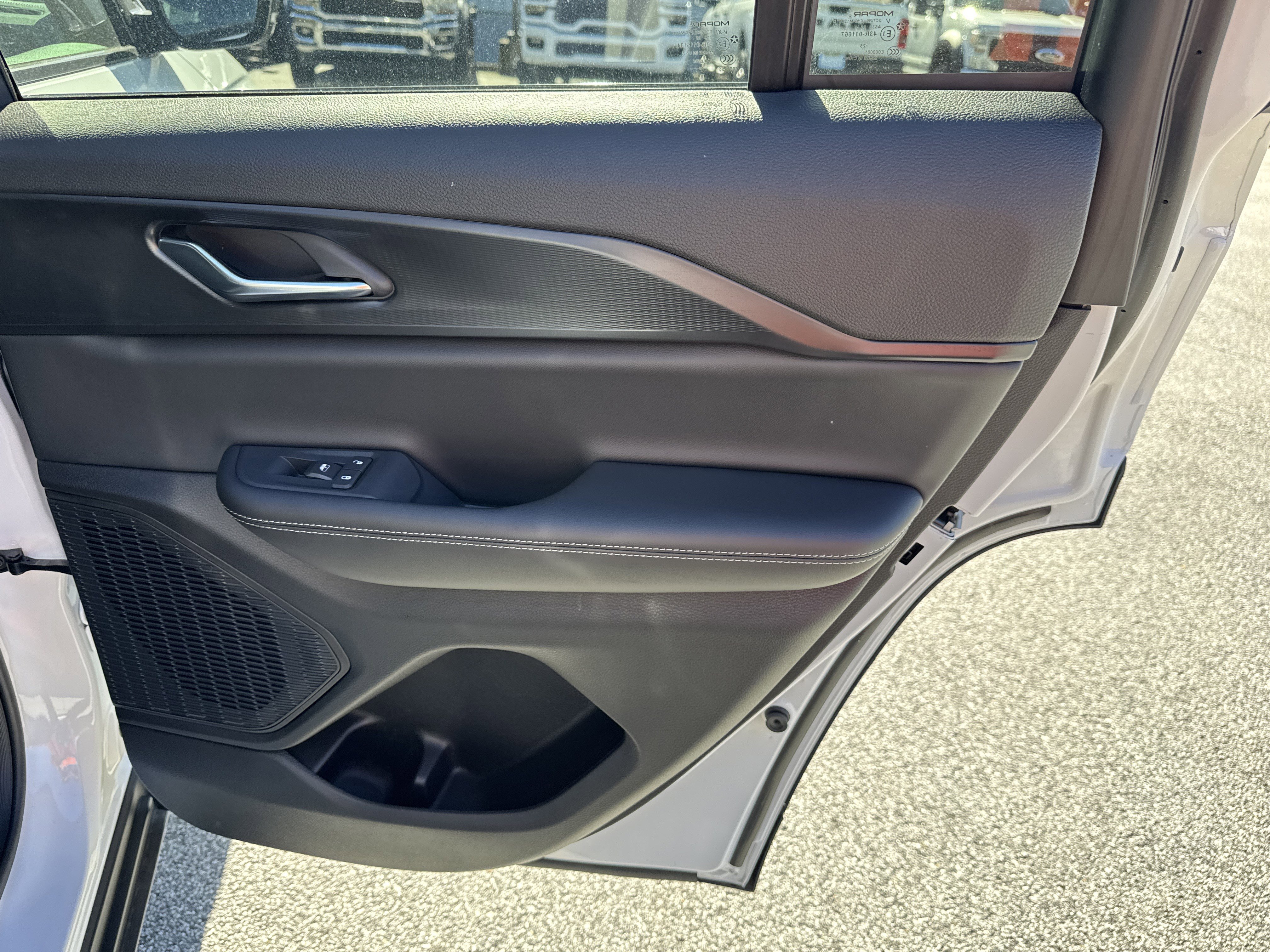 New 2025 Jeep Grand Cherokee Altitude image 22