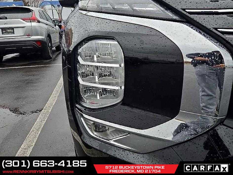 Used 2024 Mitsubishi Outlander SE image 10