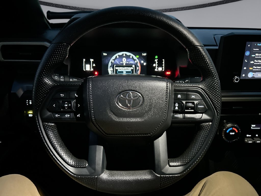 Used 2025 Toyota Tacoma SR5 AWD/4WD image 15