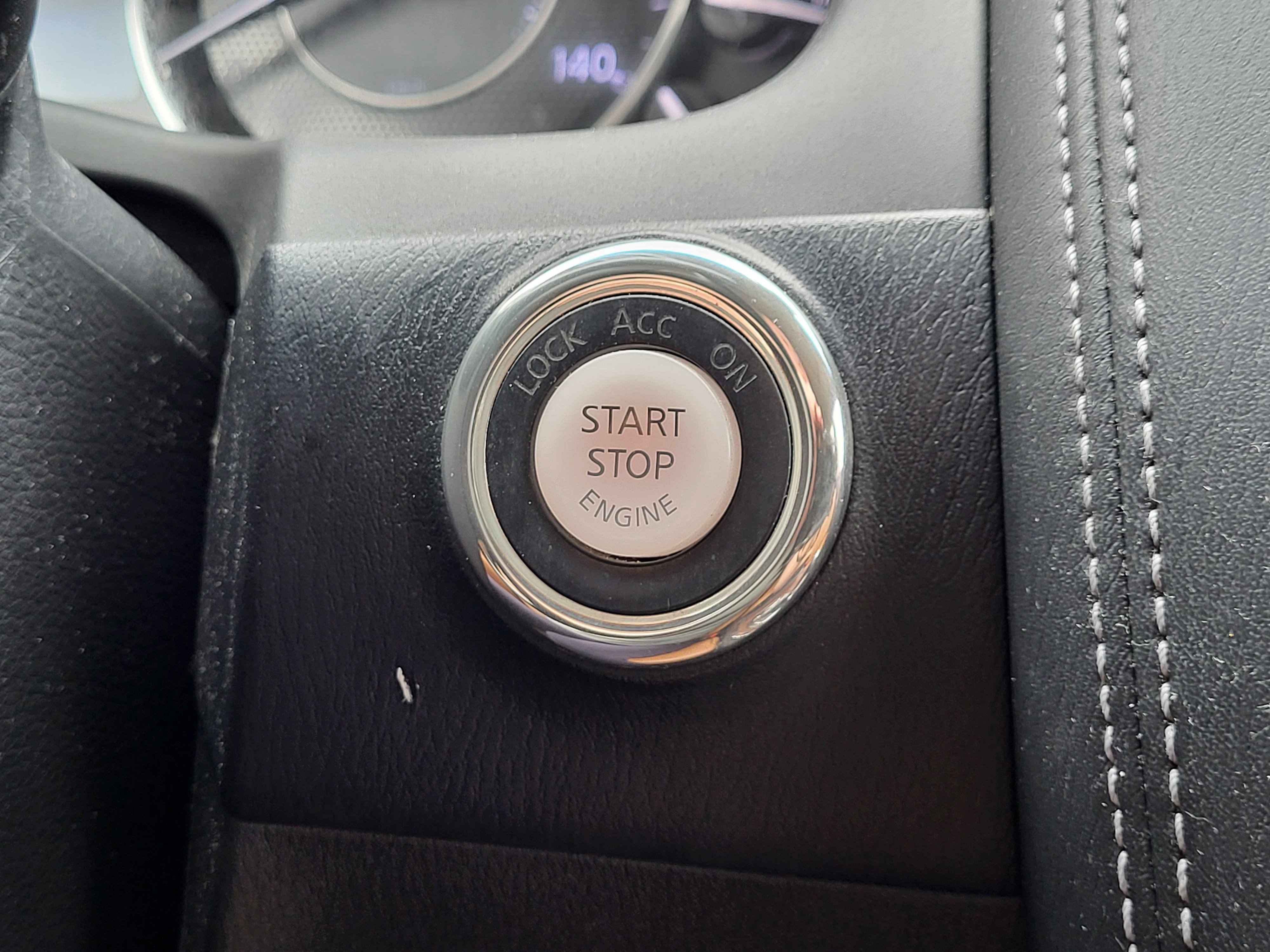 Used 2017 Nissan Armada Platinum w/ Interior Lighting Package image 30