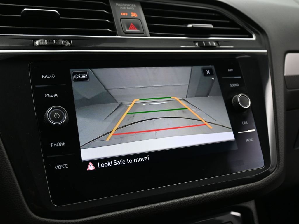 Used 2022 Volkswagen Tiguan SE R-Line FWD image 13