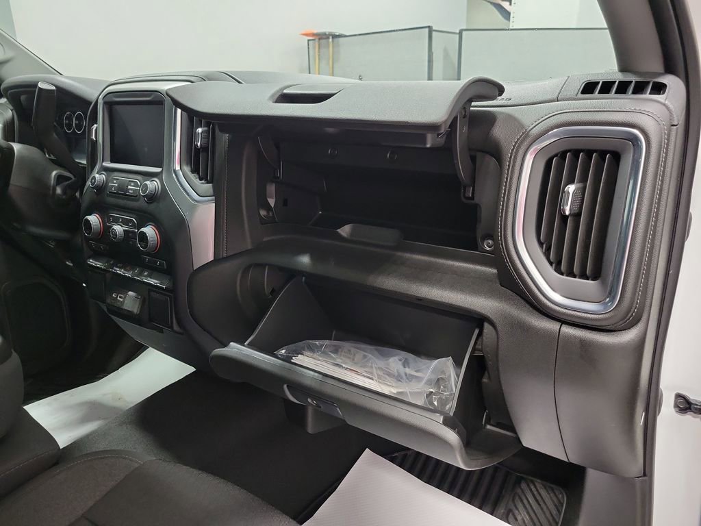 Used 2022 Chevrolet Silverado 1500 LT AWD/4WD image 22