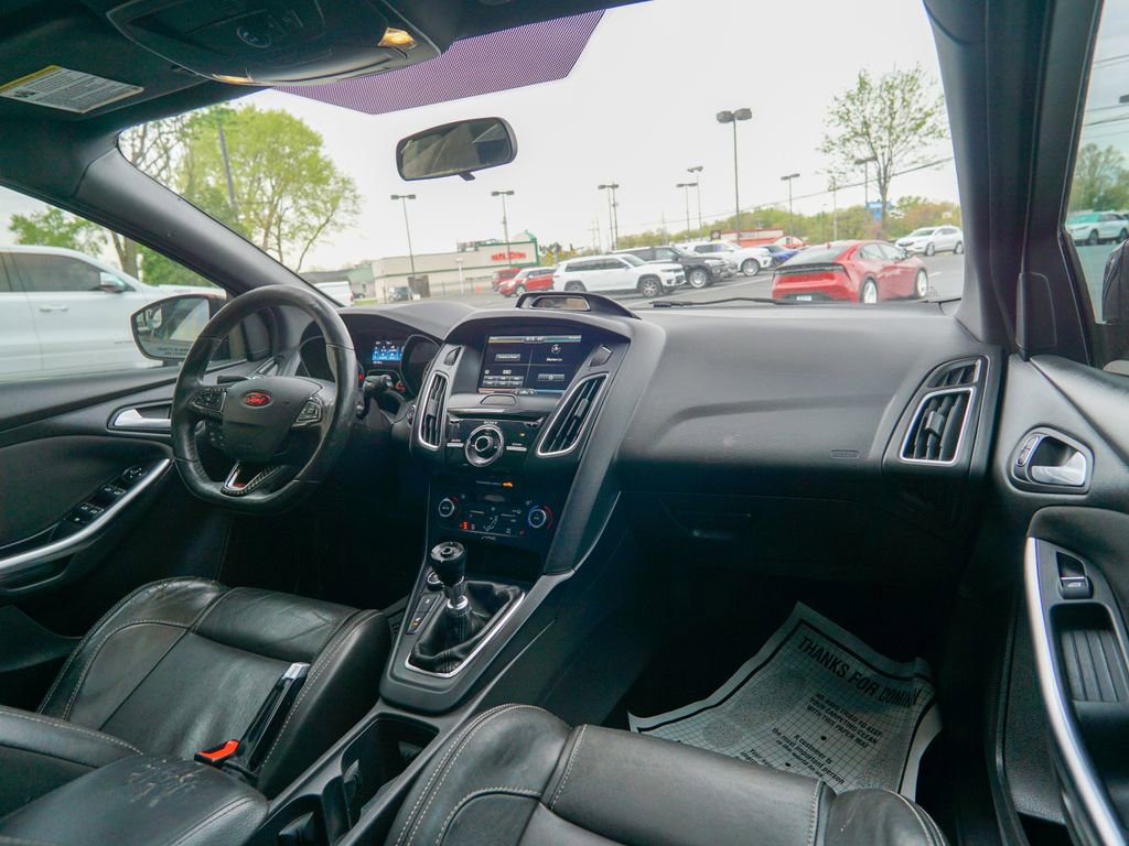 Used 2015 Ford Focus ST w/ Equipment Group 402A FWD image 14