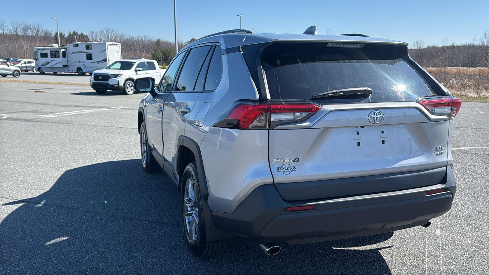 Used 2022 Toyota RAV4 XLE w/ Convenience Package image 9